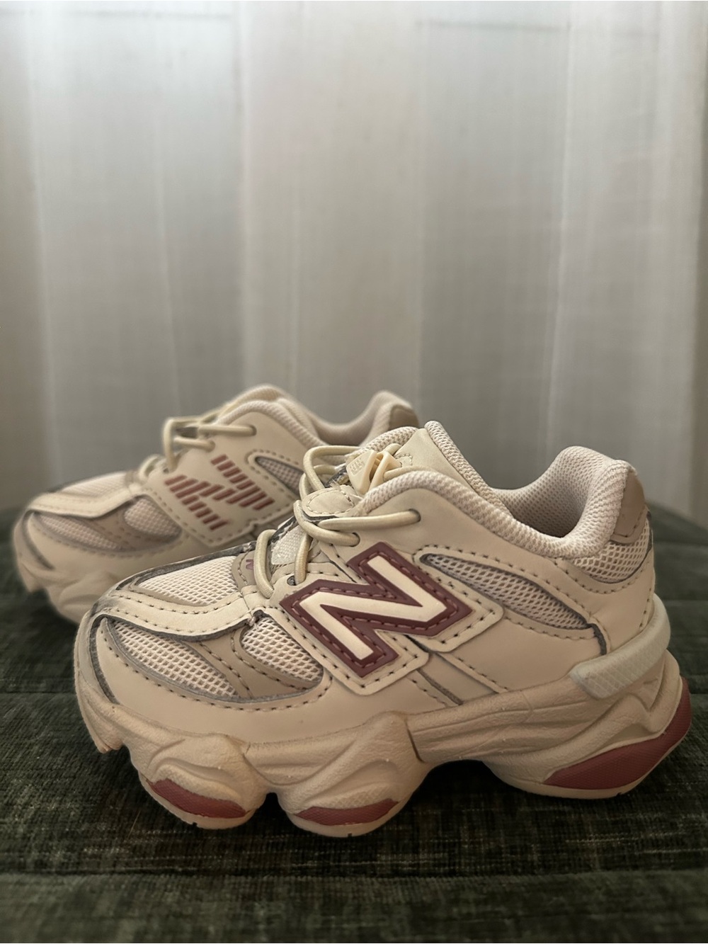 New Balance 9060 toddler size 5 Bone Sparrow